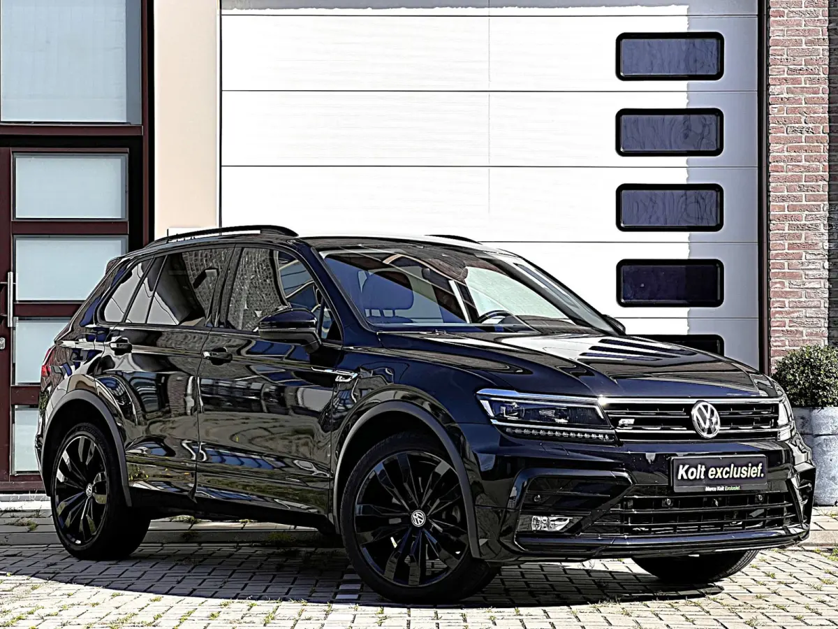 2.0 TDI 4Motion Highline Business R Black Style / Head Up / 360 Camera / Adaptief Demping / 20" Black Style Velg / Afn Trek Haak / CarPlay / Digi Dash / Afn Trekhaak / Privacy Glas / Navigat