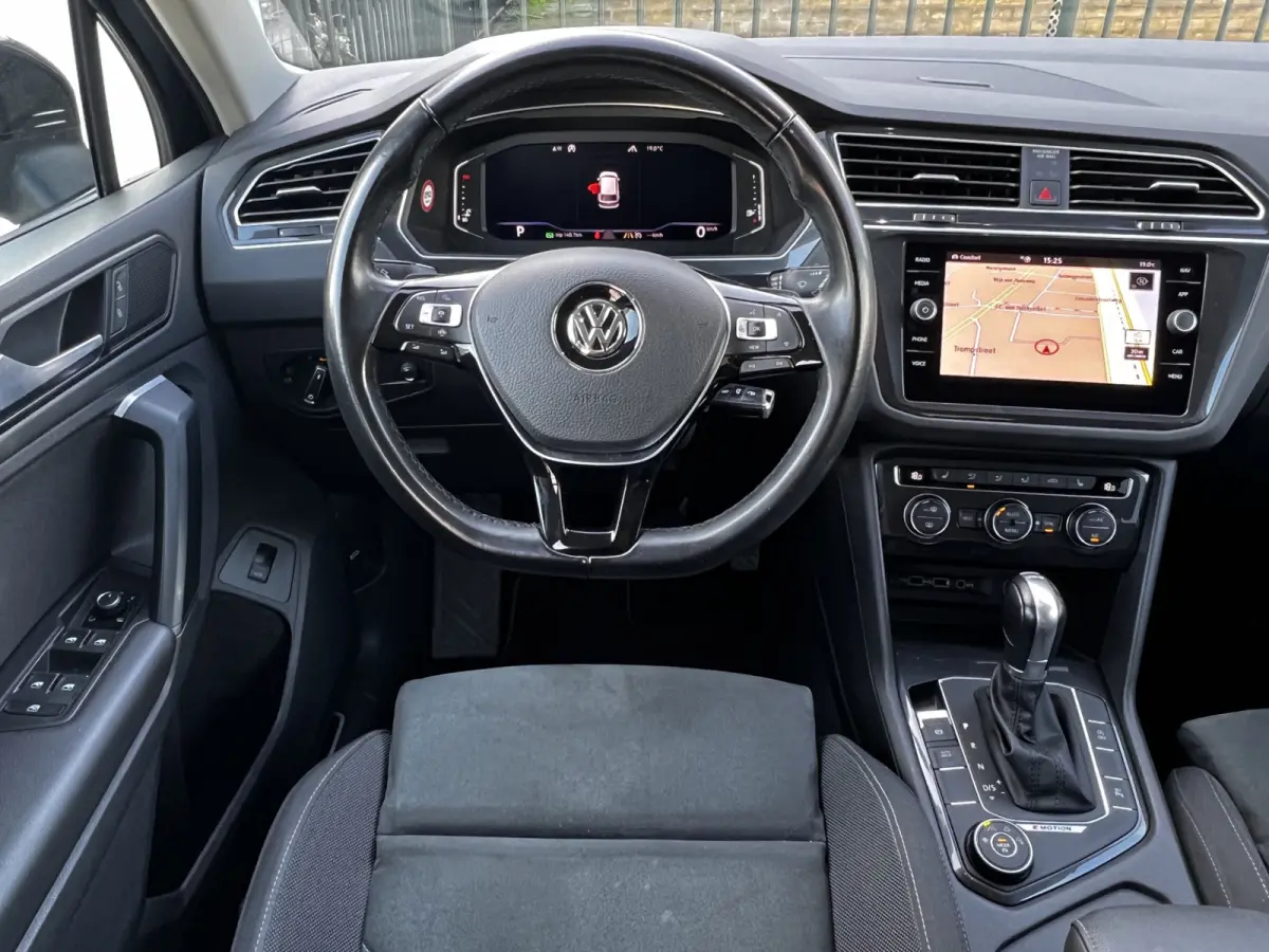 2.0 TDI 4Motion Highline Business R Black Style / Head Up / 360 Camera / Adaptief Demping / 20" Black Style Velg / Afn Trek Haak / CarPlay / Digi Dash / Afn Trekhaak / Privacy Glas / Navigat