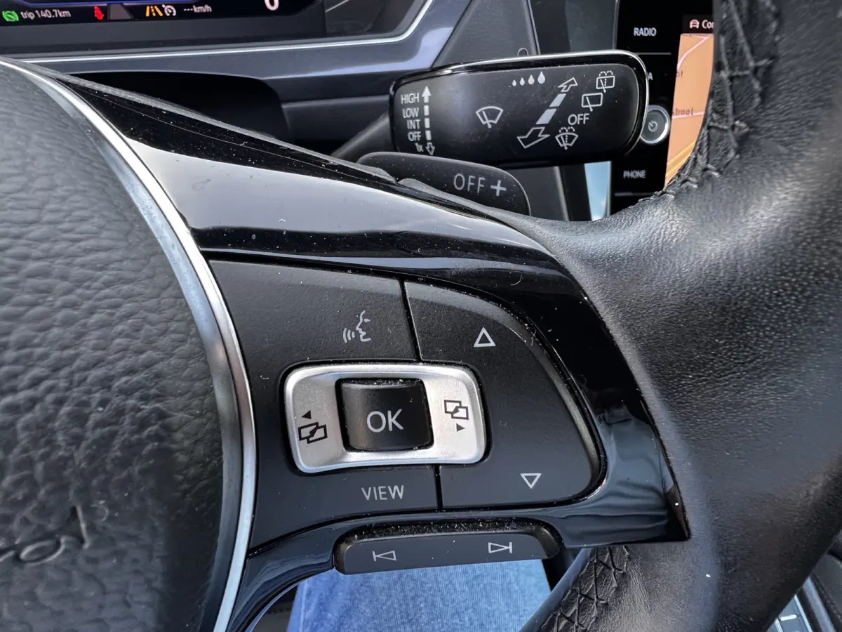 2.0 TDI 4Motion Highline Business R Black Style / Head Up / 360 Camera / Adaptief Demping / 20" Black Style Velg / Afn Trek Haak / CarPlay / Digi Dash / Afn Trekhaak / Privacy Glas / Navigat