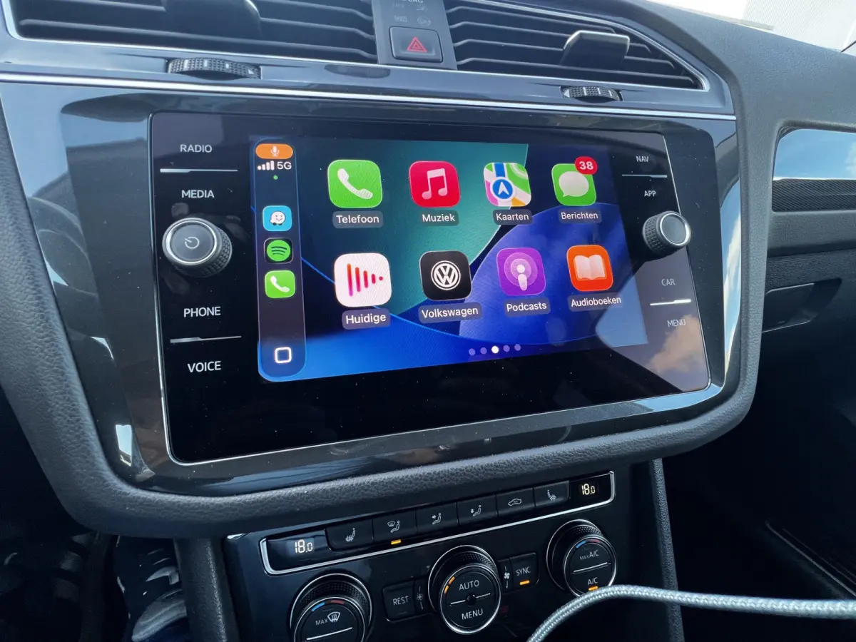 2.0 TDI 4Motion Highline Business R Black Style / Head Up / 360 Camera / Adaptief Demping / 20" Black Style Velg / Afn Trek Haak / CarPlay / Digi Dash / Afn Trekhaak / Privacy Glas / Navigat