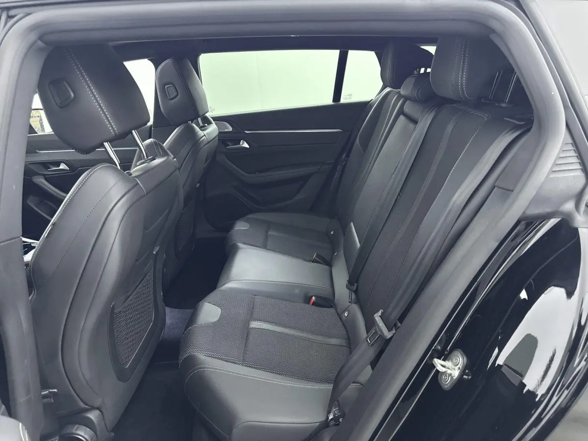 HYbrid 225pk GT Pack Business | ACCU 91% | Panorama/Schuifdak | Adaptieve Cruise Control | Trekhaak | Camera | Focal!