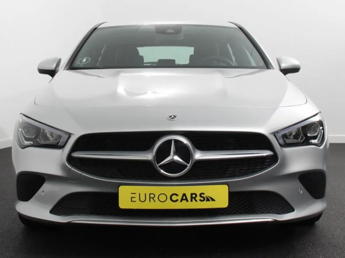 200 Progressive Premium Climate control Parkeersensoren Achteruitrij camera verwarmde voorstoelen Navigatie Cruise control Lane assist LED