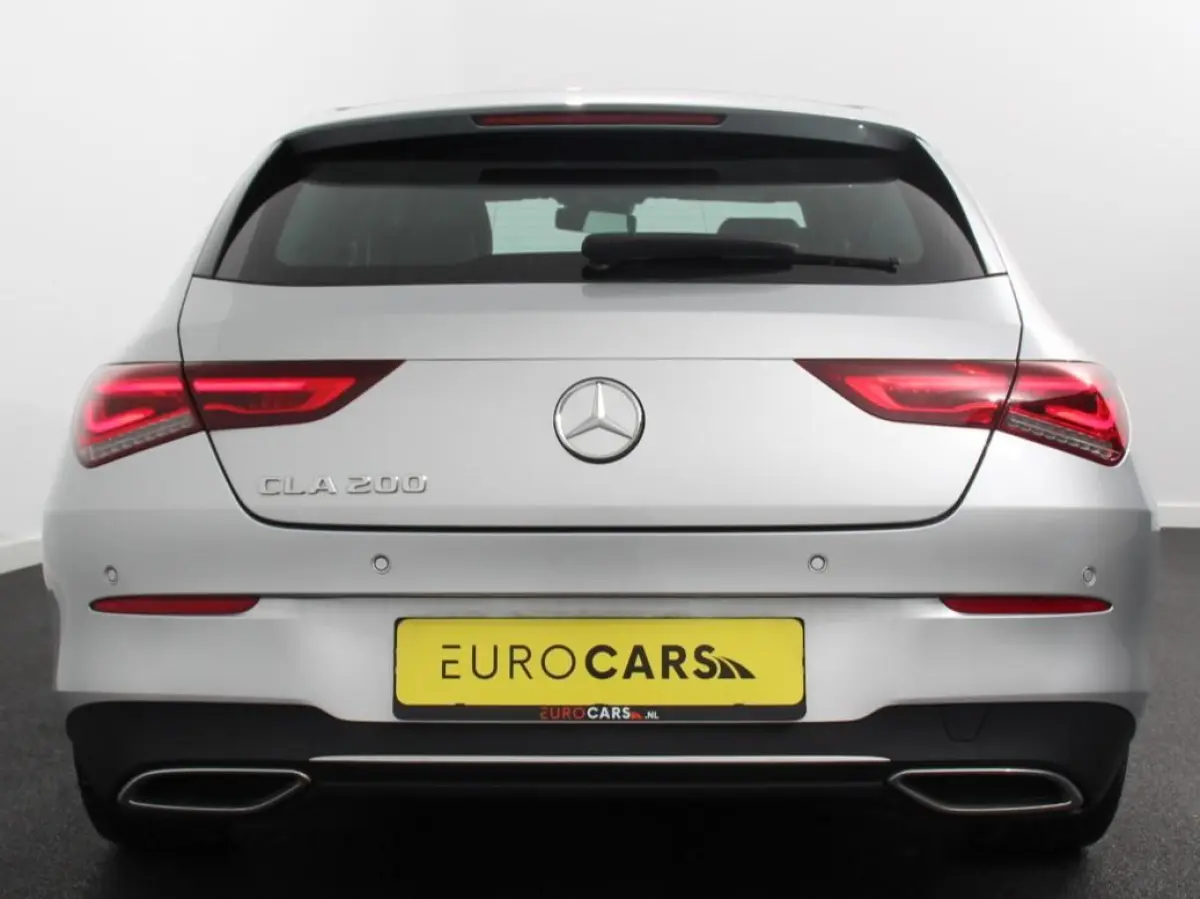 200 Progressive Premium Climate control Parkeersensoren Achteruitrij camera verwarmde voorstoelen Navigatie Cruise control Lane assist LED
