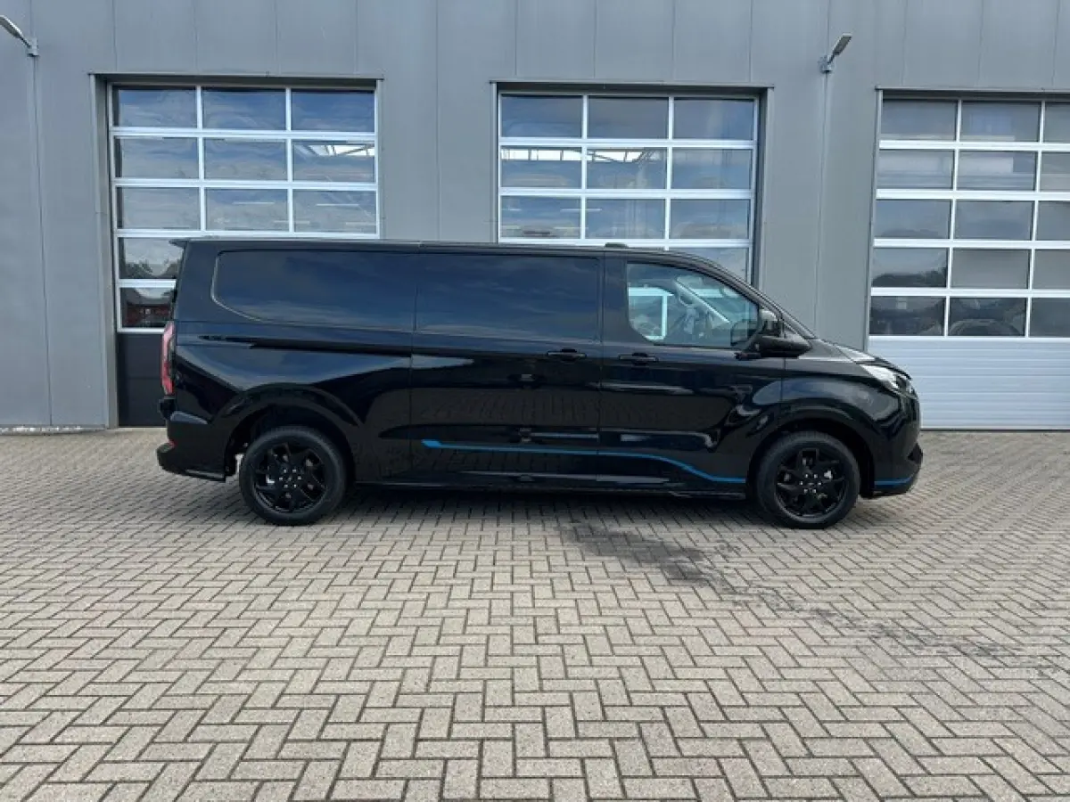 Cust. 340 L2H1 Sport 4WD 71 kWh > 285pk/Agate Black/17 inch velgen/Camera