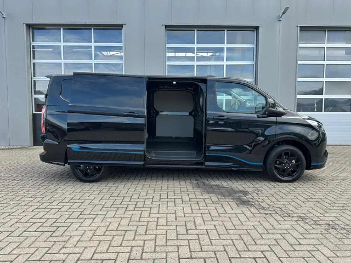 Cust. 340 L2H1 Sport 4WD 71 kWh > 285pk/Agate Black/17 inch velgen/Camera