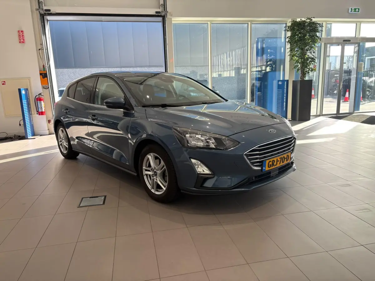 1.0 EcoBoost ST Line Business STOEL - STUUR - VOORRUIT VERWARMING | VOOR EN ACHTER SENSOREN | APPLE CARPLAY | TREKHAAK