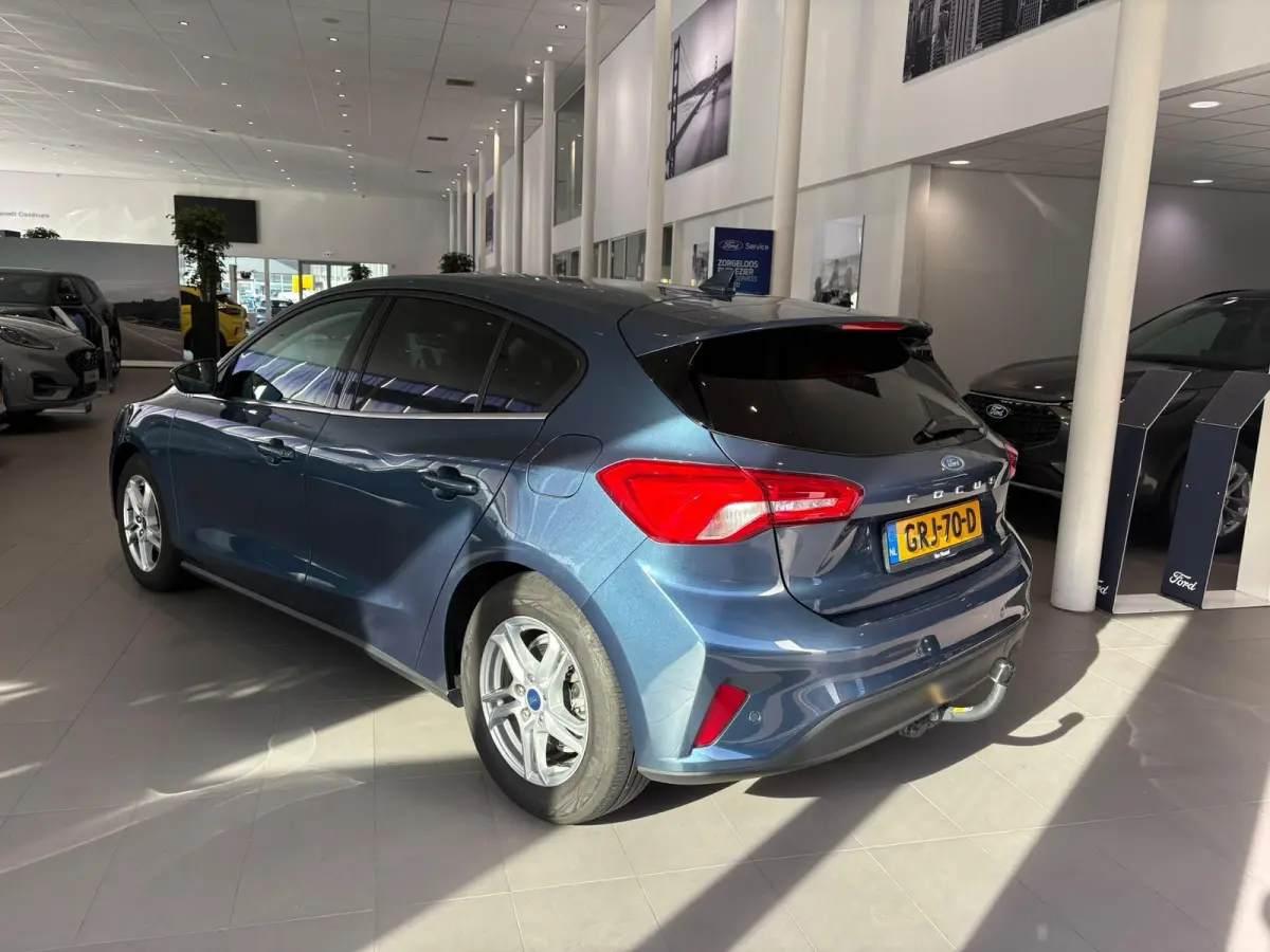 1.0 EcoBoost ST Line Business STOEL - STUUR - VOORRUIT VERWARMING | VOOR EN ACHTER SENSOREN | APPLE CARPLAY | TREKHAAK