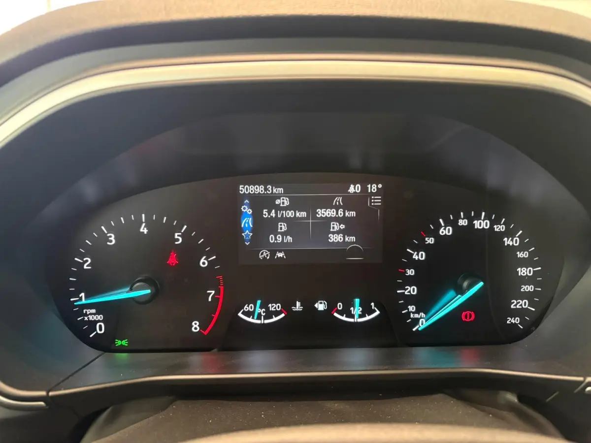 1.0 EcoBoost ST Line Business STOEL - STUUR - VOORRUIT VERWARMING | VOOR EN ACHTER SENSOREN | APPLE CARPLAY | TREKHAAK