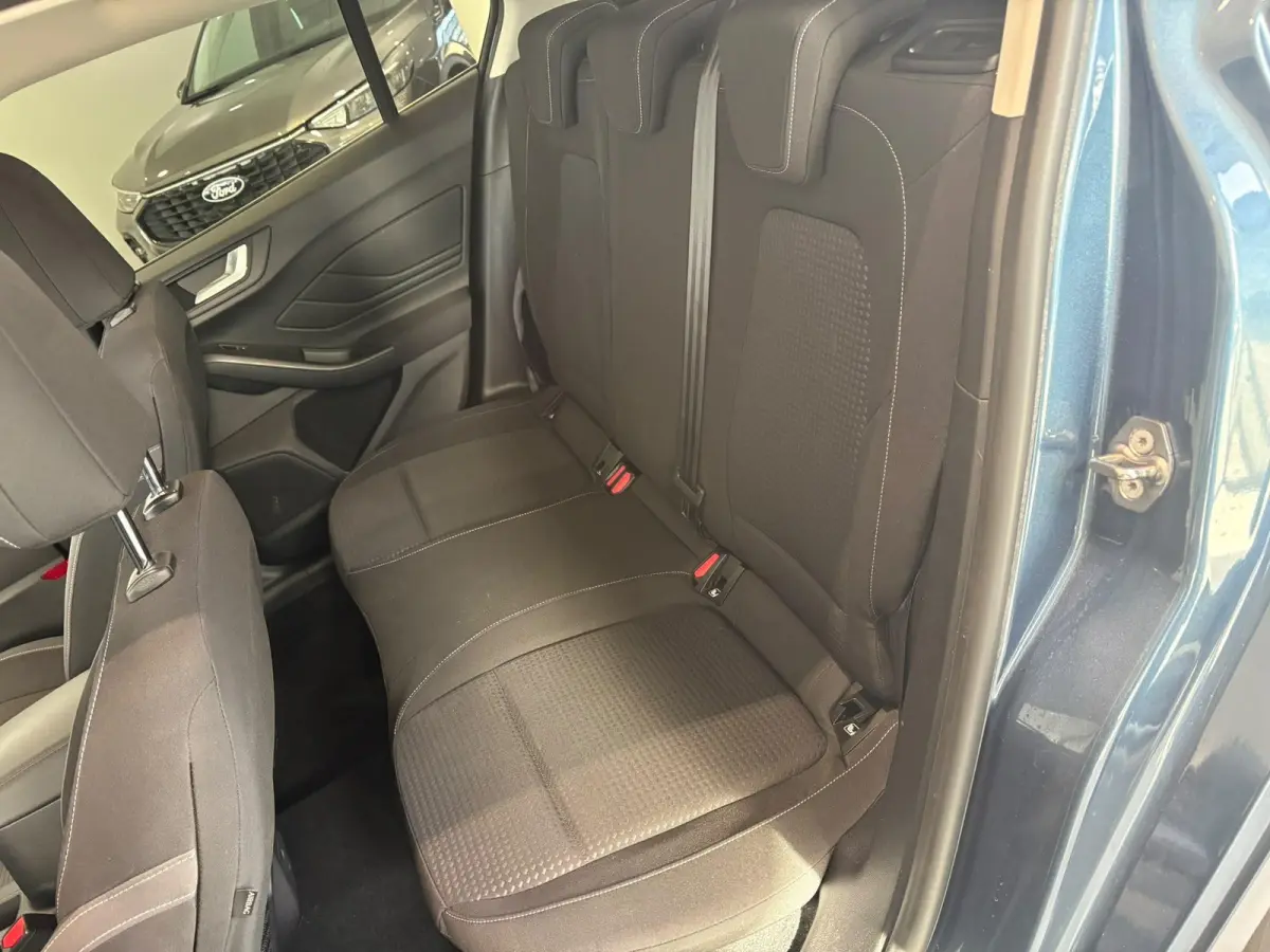 1.0 EcoBoost ST Line Business STOEL - STUUR - VOORRUIT VERWARMING | VOOR EN ACHTER SENSOREN | APPLE CARPLAY | TREKHAAK