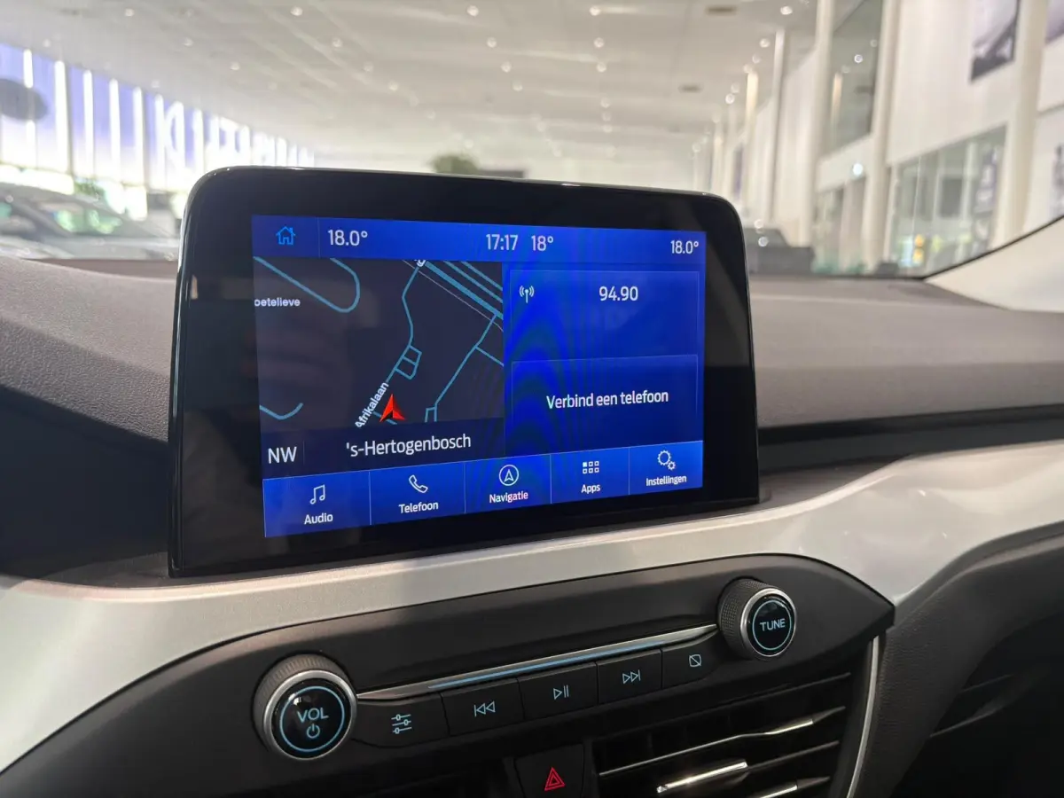1.0 EcoBoost ST Line Business STOEL - STUUR - VOORRUIT VERWARMING | VOOR EN ACHTER SENSOREN | APPLE CARPLAY | TREKHAAK