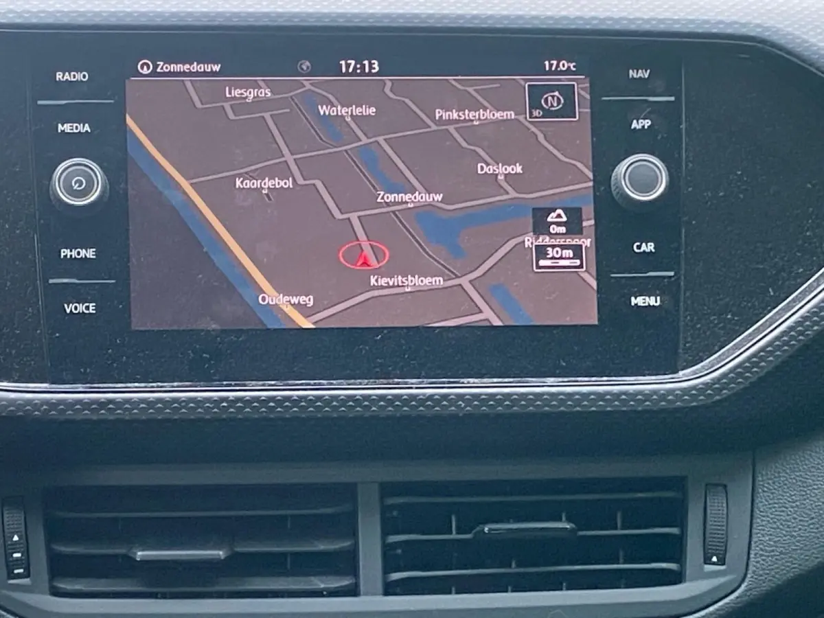 1.0 TSI Life | Climate control | Navigatie | Cruise control | Parkeercamera | LM velgen |