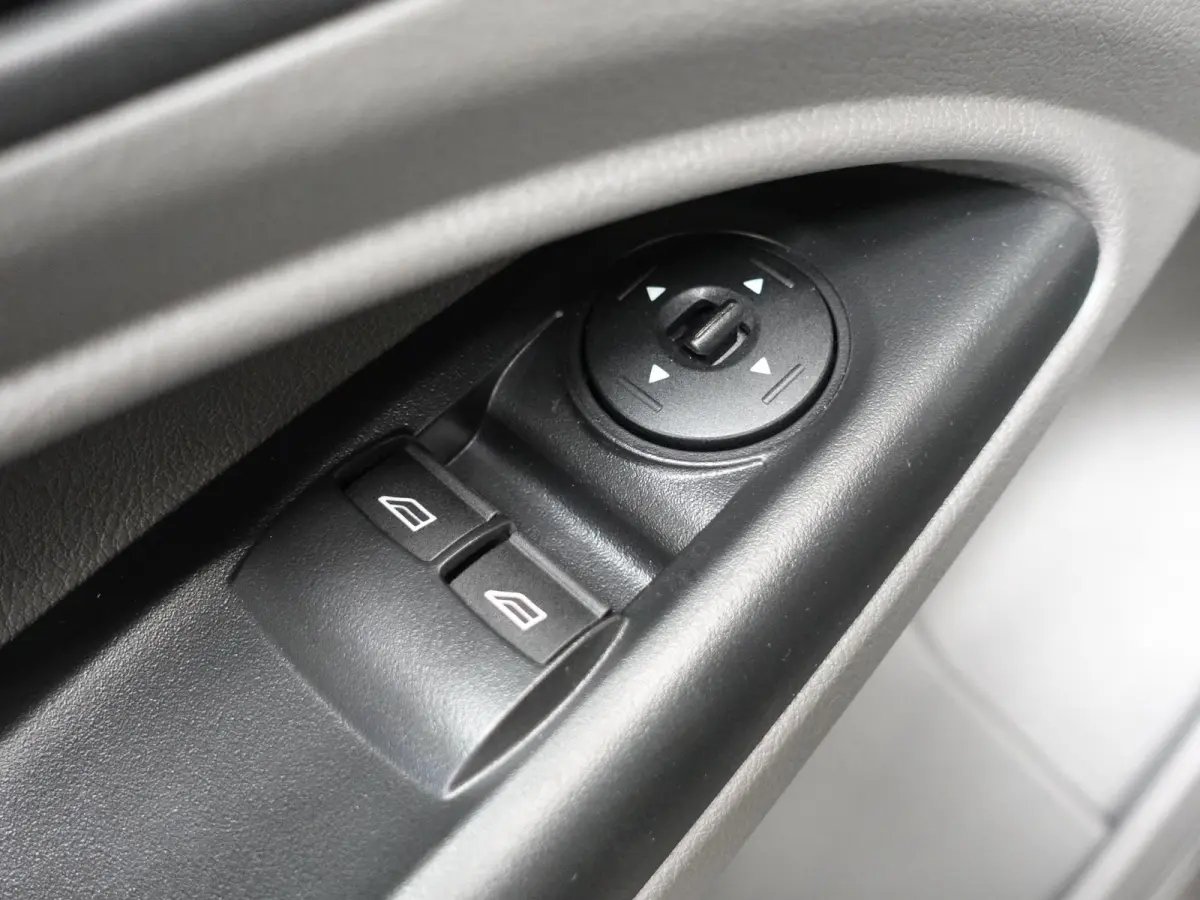 1.5 EcoBlue Automaat L2 Trend DEMO! Trekhaak Navigatie Apple CarPlay Android Auto Camera Parkeerhulp achter Cruise Control Airco Lichtmetalen velgen
