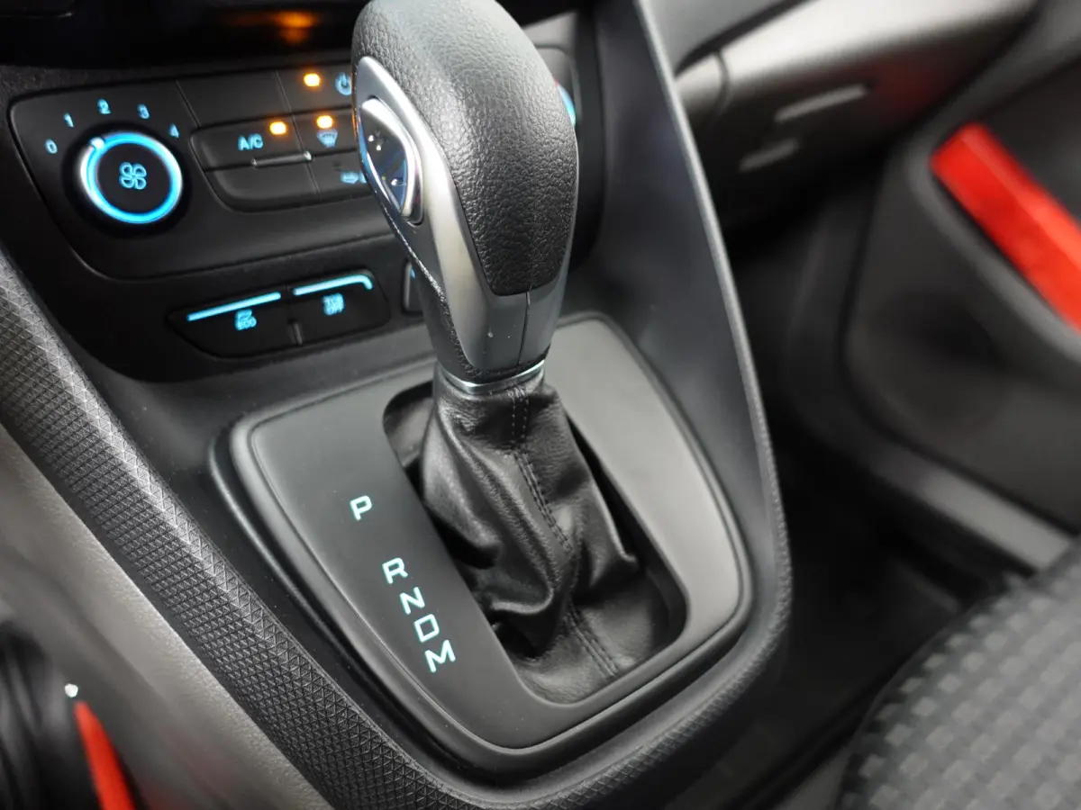 1.5 EcoBlue Automaat L2 Trend DEMO! Trekhaak Navigatie Apple CarPlay Android Auto Camera Parkeerhulp achter Cruise Control Airco Lichtmetalen velgen