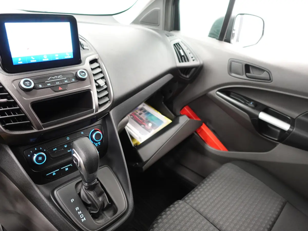 1.5 EcoBlue Automaat L2 Trend DEMO! Trekhaak Navigatie Apple CarPlay Android Auto Camera Parkeerhulp achter Cruise Control Airco Lichtmetalen velgen