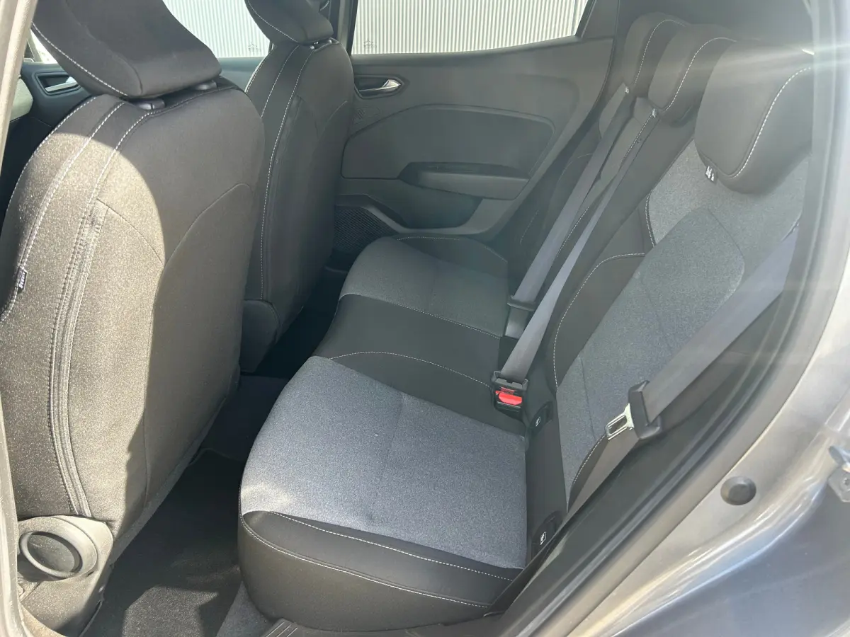 1.6 HEV Intense | Trekhaak Afneembaar | All Season Banden | Parkeer Sensoren Voor + Achter | Camera | Apple & Android Carplay | Cruise Control |