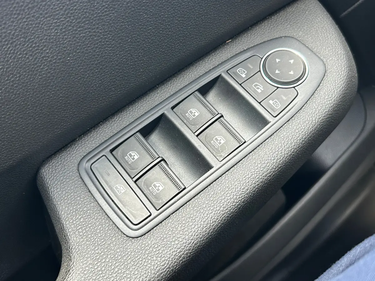 1.6 HEV Intense | Trekhaak Afneembaar | All Season Banden | Parkeer Sensoren Voor + Achter | Camera | Apple & Android Carplay | Cruise Control |