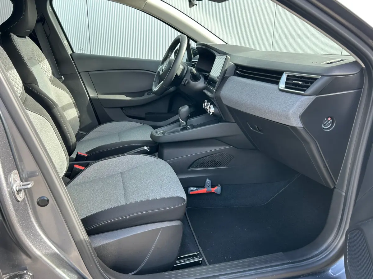 1.6 HEV Intense | Trekhaak Afneembaar | All Season Banden | Parkeer Sensoren Voor + Achter | Camera | Apple & Android Carplay | Cruise Control |