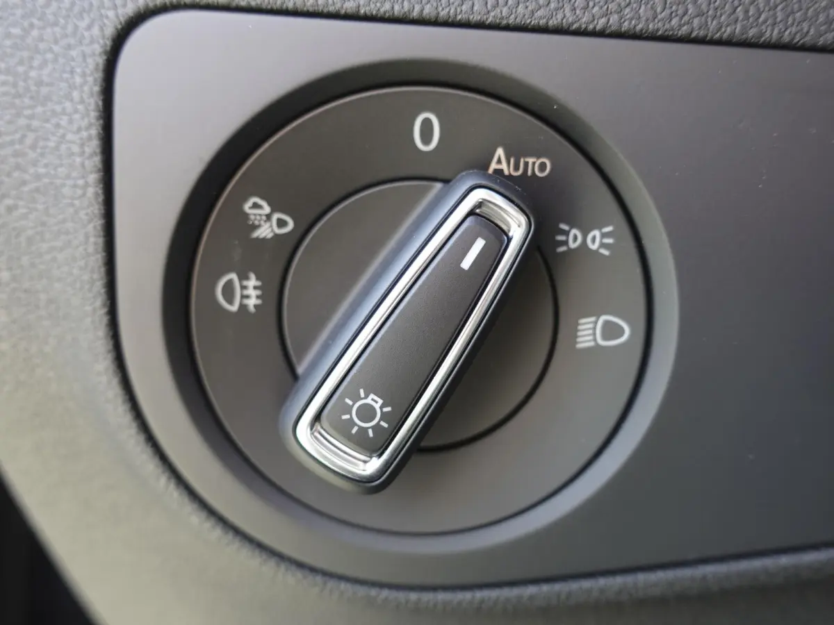 1.5 TSI 150pk DSG Elegance Navigatie Apple Carplay / Android Auto Parkeersensoren Camera Adaptieve Cruise Control Stuur-en stoelverwarming Matrix LED-koplampen Virtual Cockpit Getinte ramen 