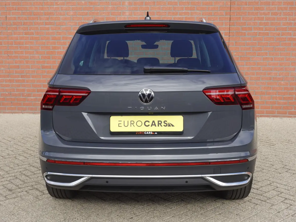 1.5 TSI 150pk DSG Elegance Navigatie Apple Carplay / Android Auto Parkeersensoren Camera Adaptieve Cruise Control Stuur-en stoelverwarming Matrix LED-koplampen Virtual Cockpit Getinte ramen 
