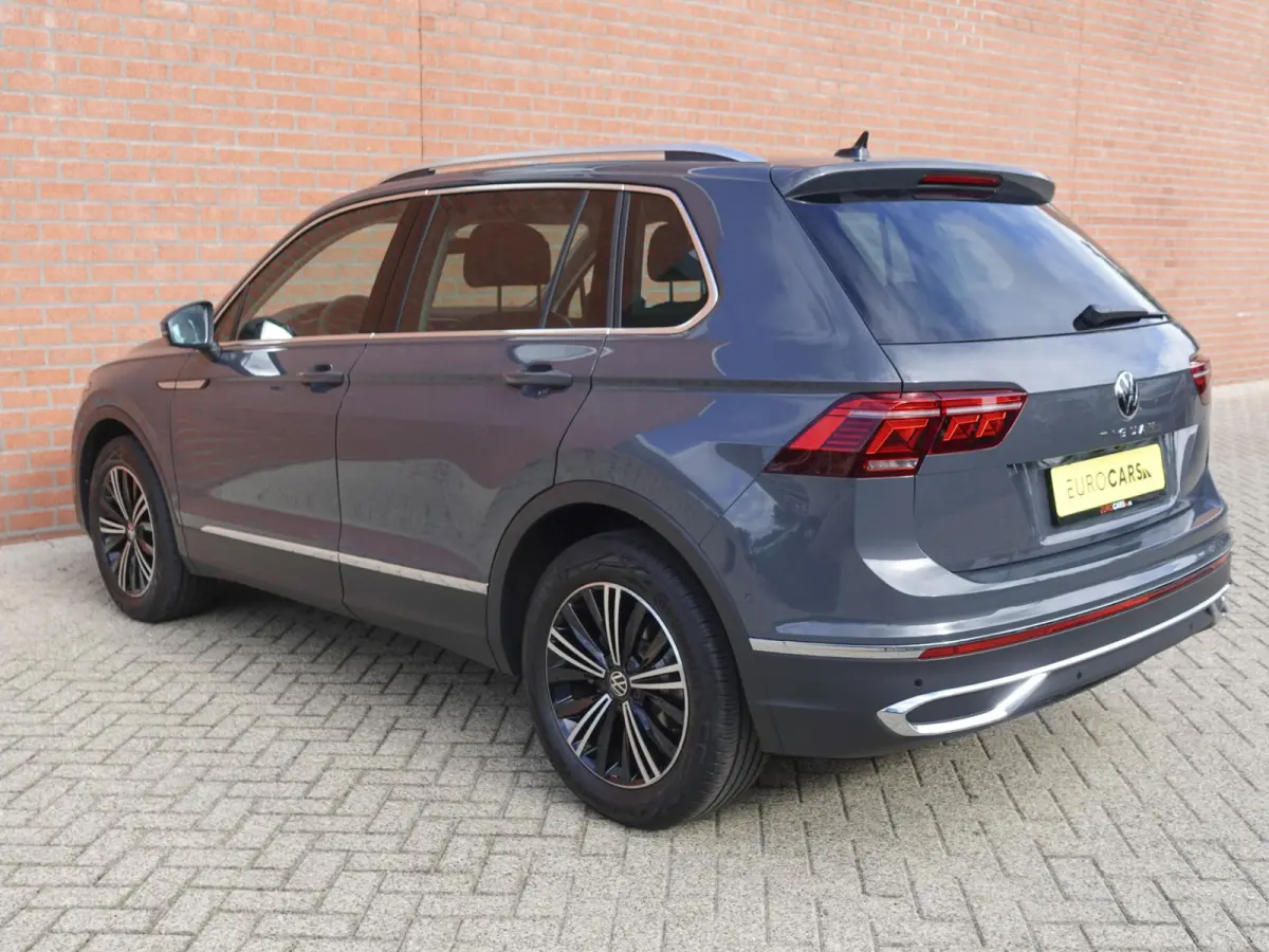 1.5 TSI 150pk DSG Elegance Navigatie Apple Carplay / Android Auto Parkeersensoren Camera Adaptieve Cruise Control Stuur-en stoelverwarming Matrix LED-koplampen Virtual Cockpit Getinte ramen 
