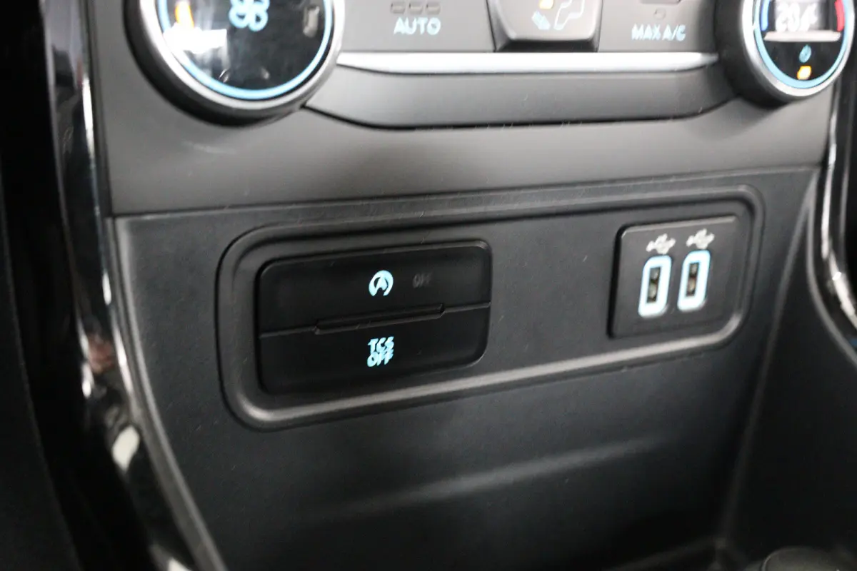 1.0 EcoBoost Titanium | 1e Eigenaar! | Navi By App | Clima | Half Leder | Parkeersensoren | Cruiser Control | DAB | Lichtmetalen Velgen