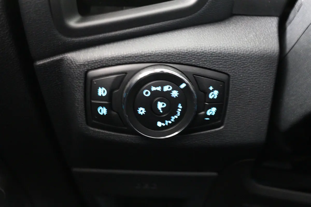 1.0 EcoBoost Titanium | 1e Eigenaar! | Navi By App | Clima | Half Leder | Parkeersensoren | Cruiser Control | DAB | Lichtmetalen Velgen