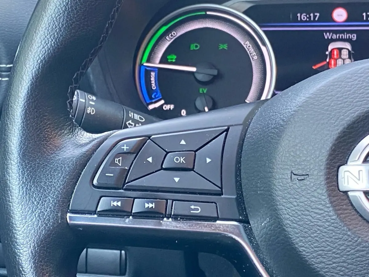 1.6 Hybrid N-Design Climate control | Navigatie | Parkeercamera | Stoel en stuurverwarming | 19 inch LM velgen | Cruise control | Keyless | Rijstrookdetectie |
