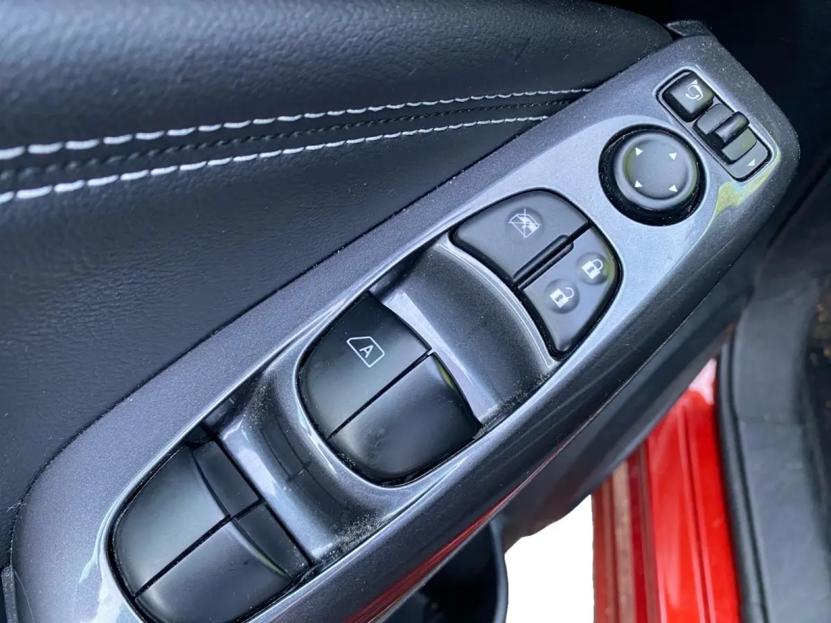 1.6 Hybrid N-Design Climate control | Navigatie | Parkeercamera | Stoel en stuurverwarming | 19 inch LM velgen | Cruise control | Keyless | Rijstrookdetectie |