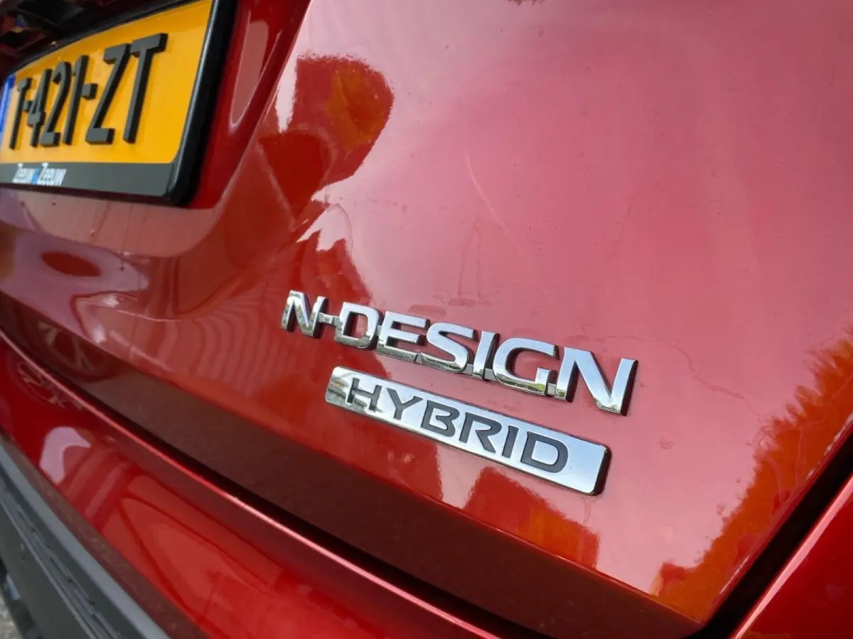 1.6 Hybrid N-Design Climate control | Navigatie | Parkeercamera | Stoel en stuurverwarming | 19 inch LM velgen | Cruise control | Keyless | Rijstrookdetectie |