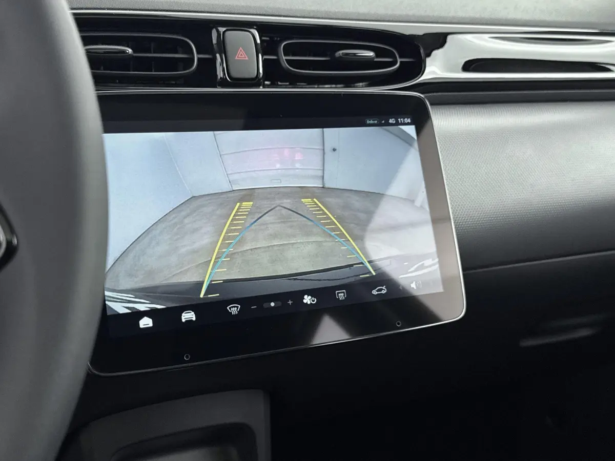 Design 37.3 kWh | VOORRAADDEAL! | Direct leverbaar | Metallic Black (enkel uit voorraad leverbaar) | Navigatie | Achteruitrijcamera | Panorama dak