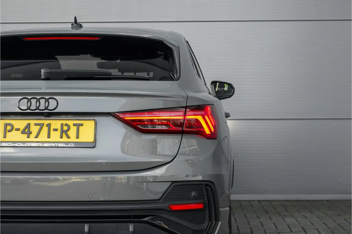 35 TFSI S Edition Zwart Optiek Chronosgrau Leder Camera 20"