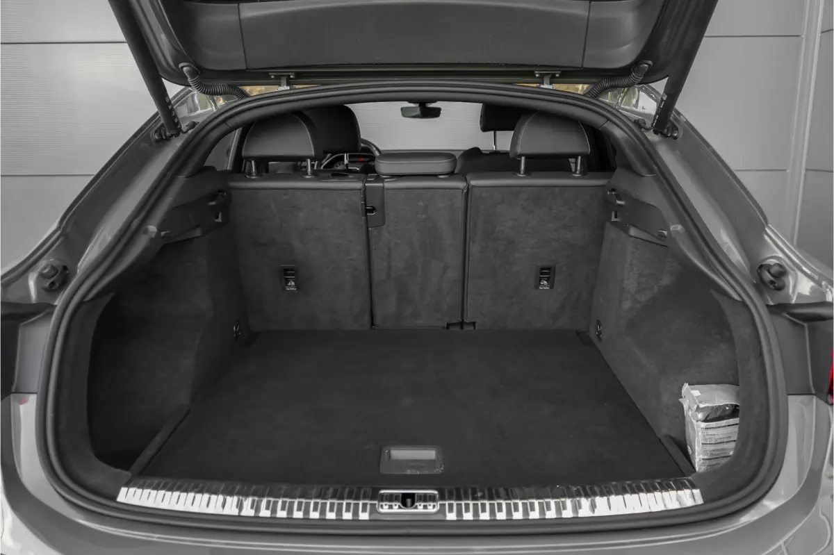 35 TFSI S Edition Zwart Optiek Chronosgrau Leder Camera 20"