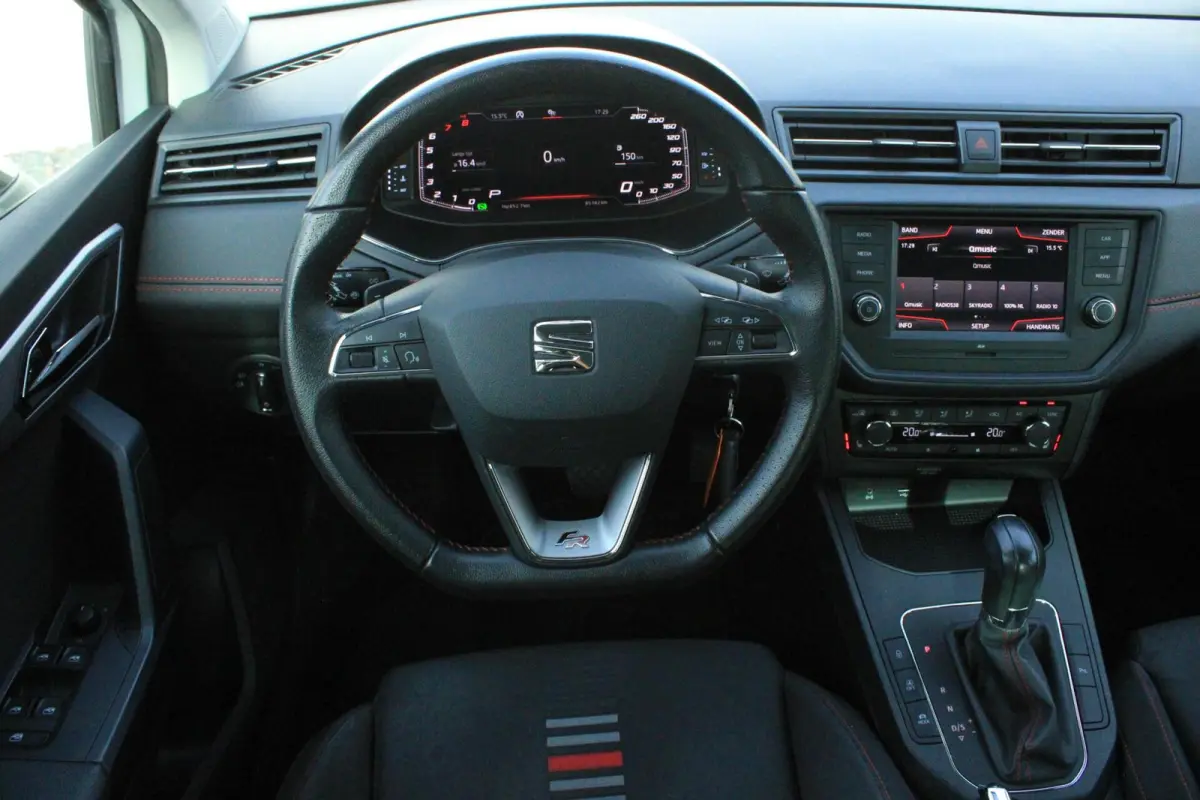 1.0 TSI FR Carplay Camera Stoelverwarming Cruise