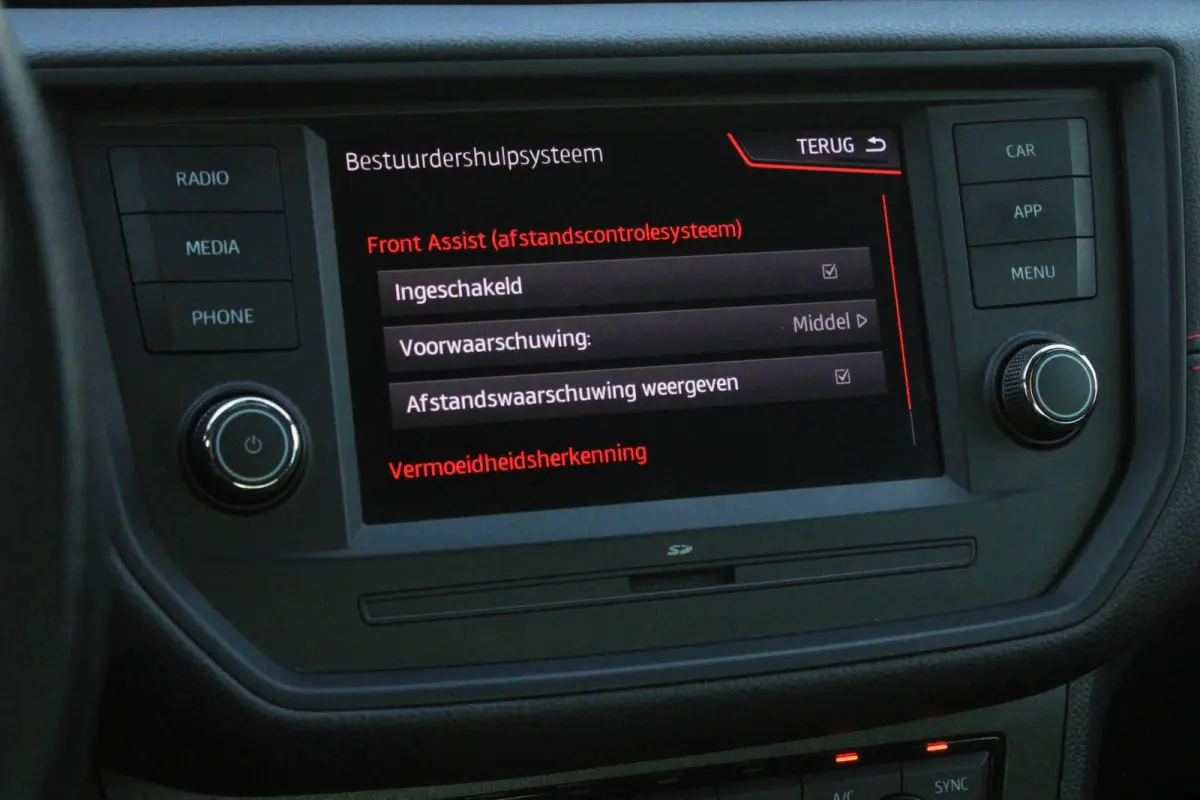 1.0 TSI FR Carplay Camera Stoelverwarming Cruise