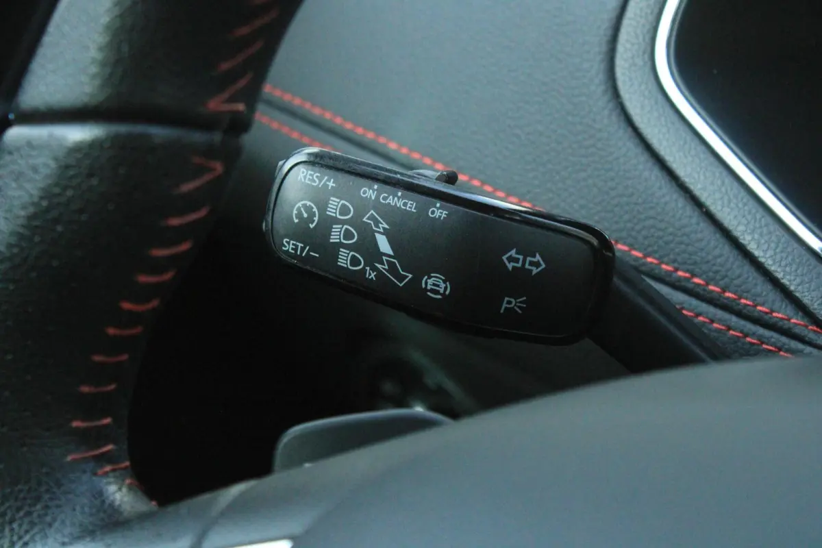 1.0 TSI FR Carplay Camera Stoelverwarming Cruise