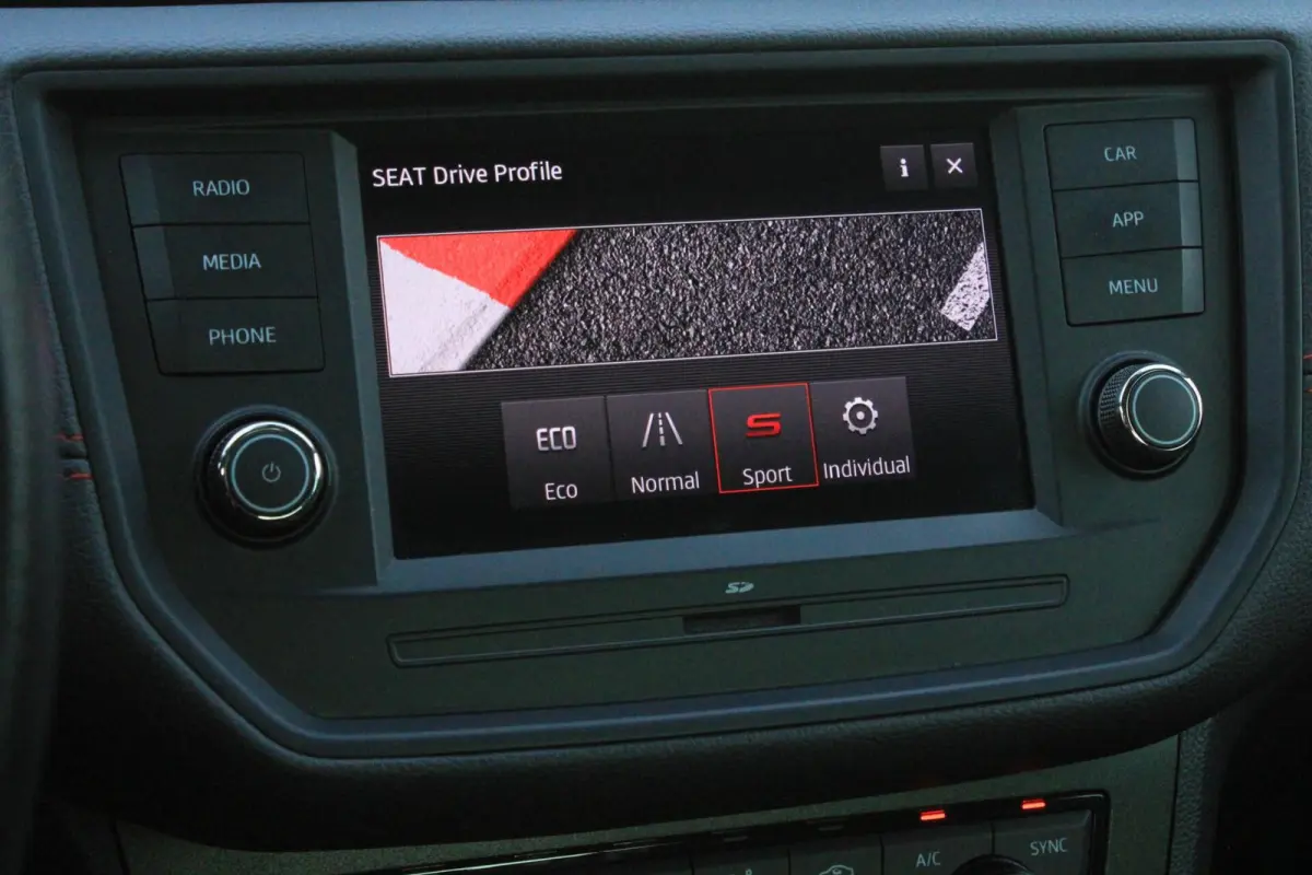 1.0 TSI FR Carplay Camera Stoelverwarming Cruise