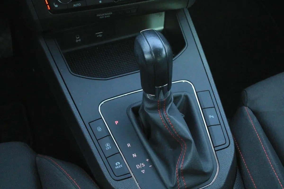 1.0 TSI FR Carplay Camera Stoelverwarming Cruise
