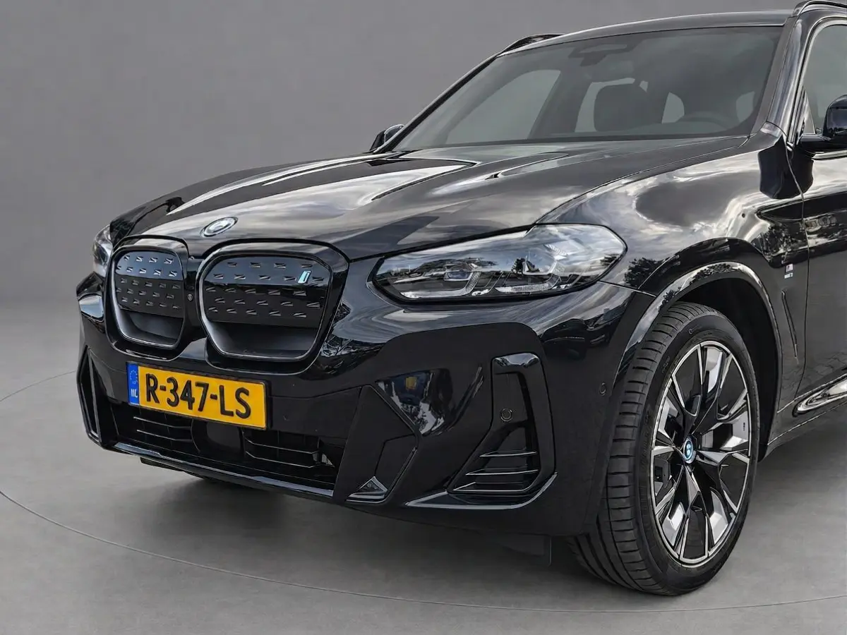 High Executive 80kWh M-Sport | Pano | Trekhaak | SOH | 93,3% | Head-up | 360 camera | ACC | Rijklaarprijs!