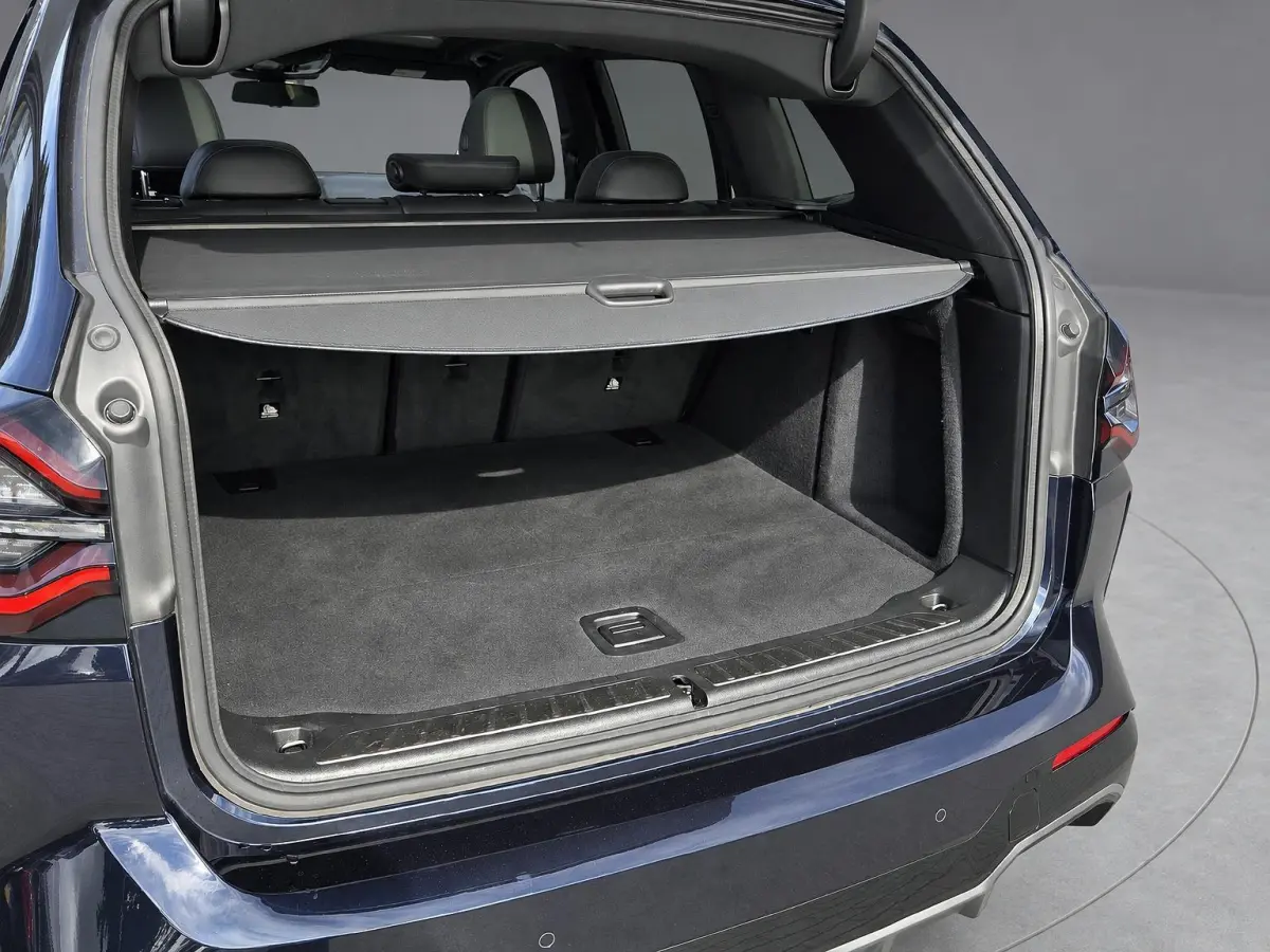 High Executive 80kWh M-Sport | Pano | Trekhaak | SOH | 93,3% | Head-up | 360 camera | ACC | Rijklaarprijs!