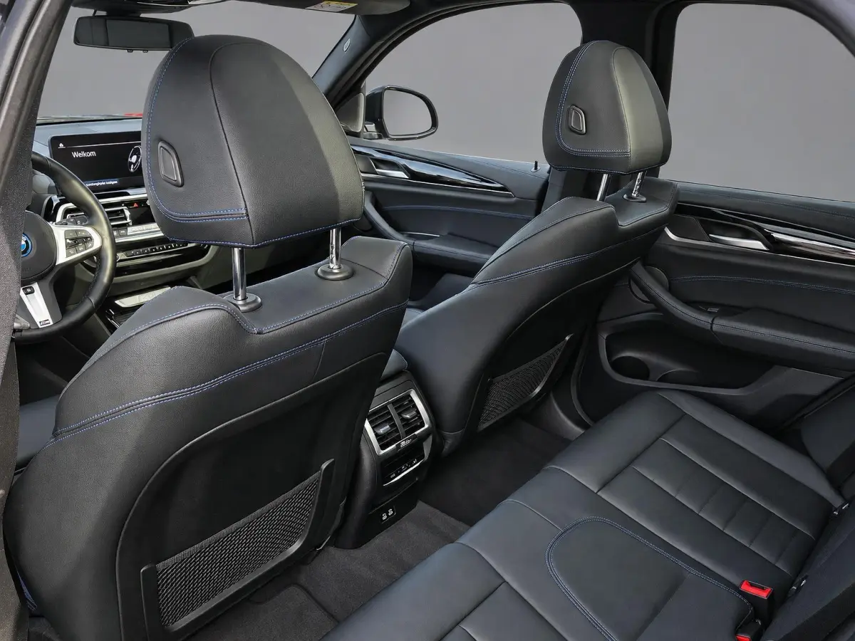 High Executive 80kWh M-Sport | Pano | Trekhaak | SOH | 93,3% | Head-up | 360 camera | ACC | Rijklaarprijs!