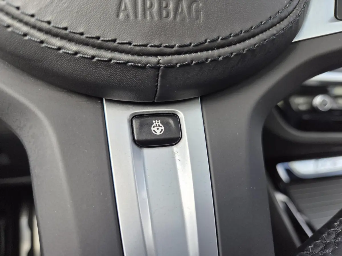 High Executive 80kWh M-Sport | Pano | Trekhaak | SOH | 93,3% | Head-up | 360 camera | ACC | Rijklaarprijs!