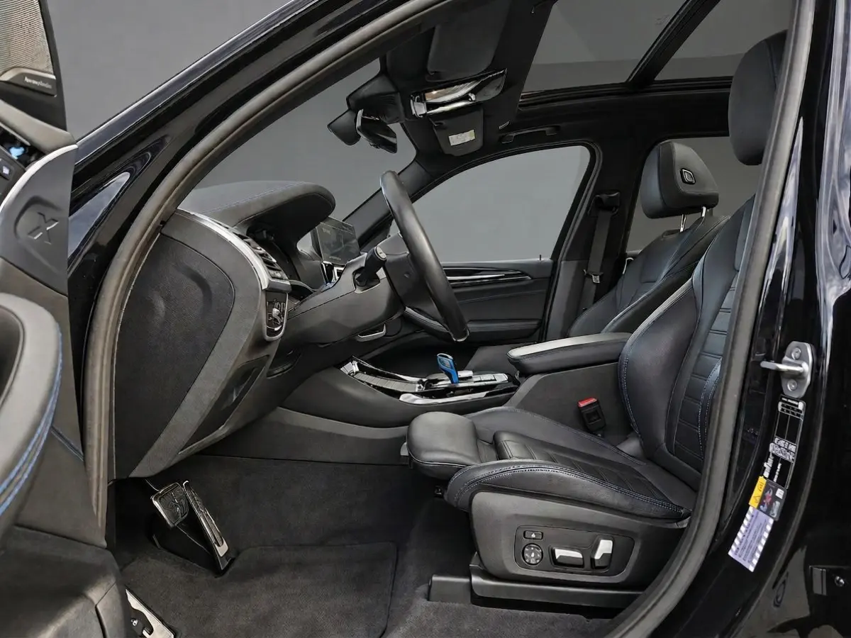 High Executive 80kWh M-Sport | Pano | Trekhaak | SOH | 93,3% | Head-up | 360 camera | ACC | Rijklaarprijs!
