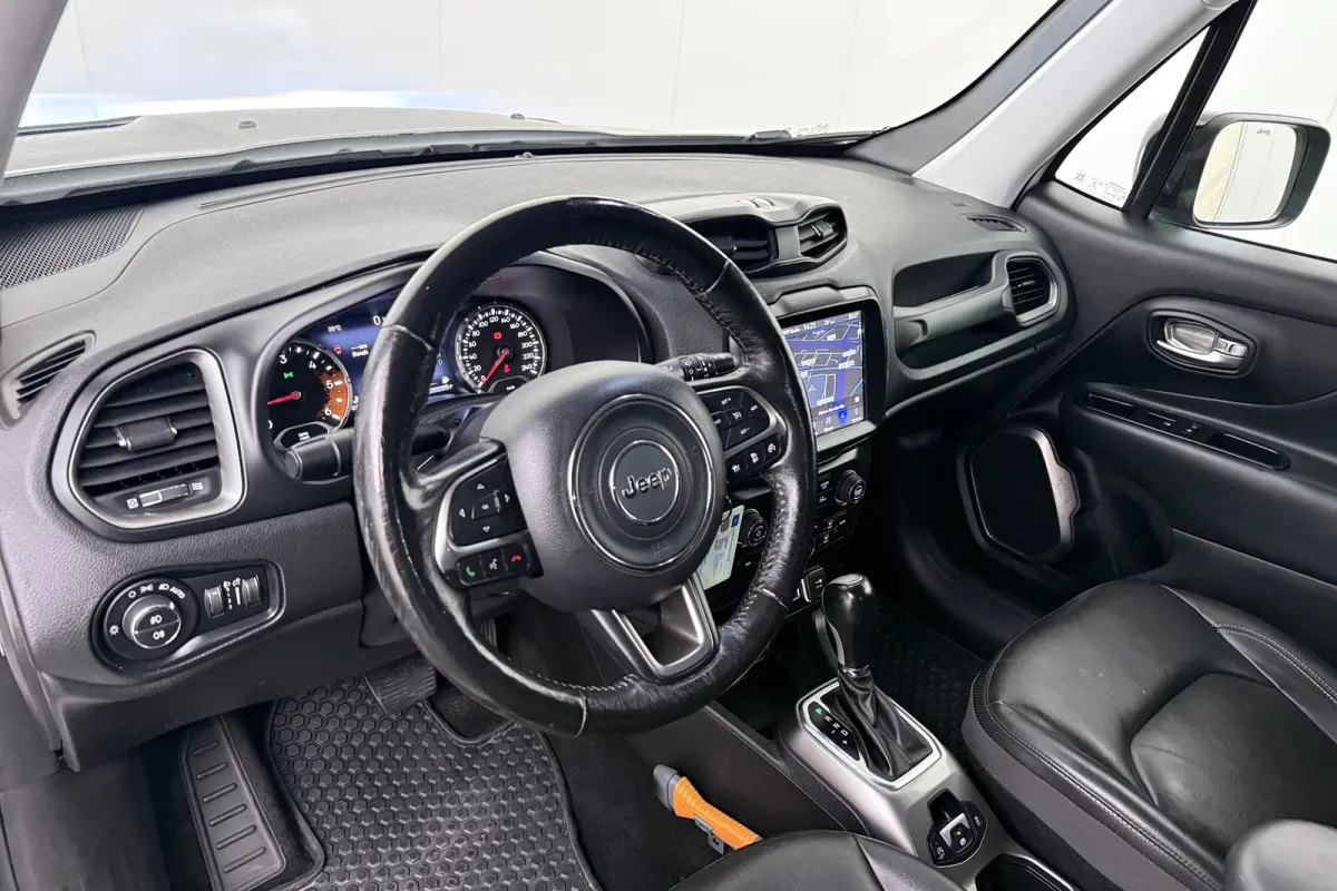 1.6D 120 PK Aut. Limited *Grijs Kenteken* Camera Carplay Leder
