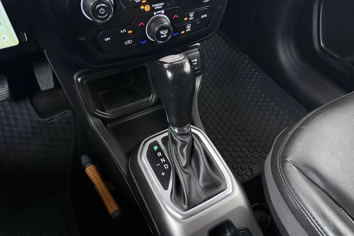1.6D 120 PK Aut. Limited *Grijs Kenteken* Camera Carplay Leder