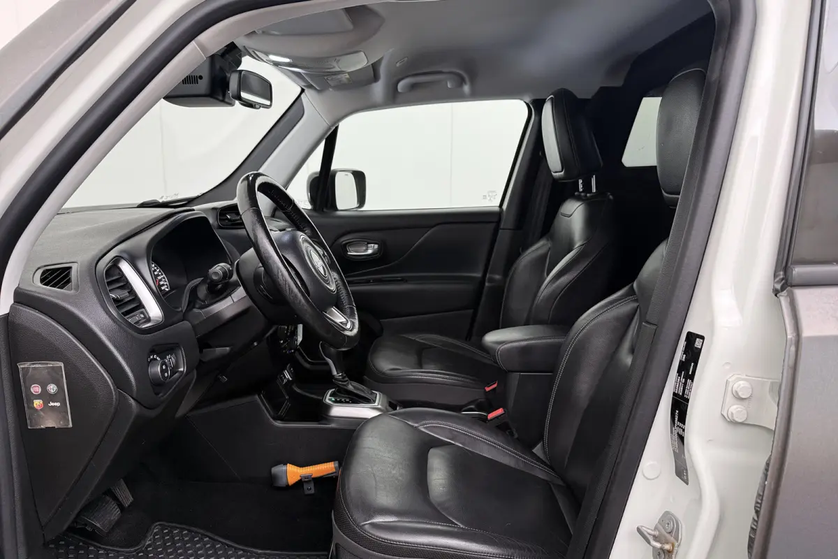 1.6D 120 PK Aut. Limited *Grijs Kenteken* Camera Carplay Leder