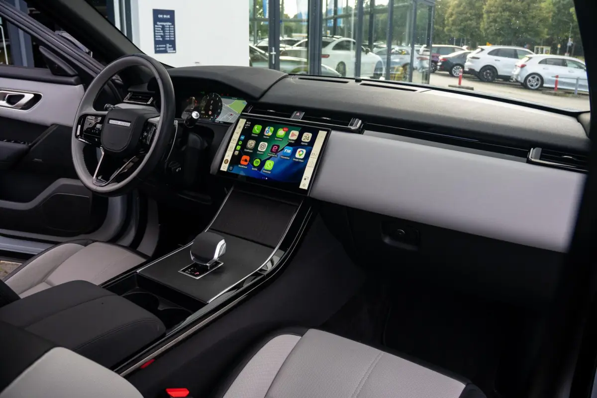 P400e Hybride AWD R-Dynamic HSE|1 Eig|Org NL NAP|FaceLift|Panoramadak|Meridian|CarPlay|Leder Bi-Color|Arroios Grey|Dealer Onderhouden
