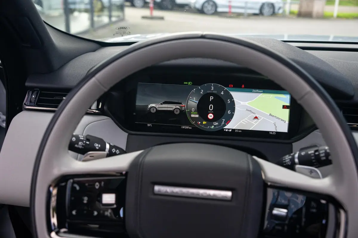 P400e Hybride AWD R-Dynamic HSE|1 Eig|Org NL NAP|FaceLift|Panoramadak|Meridian|CarPlay|Leder Bi-Color|Arroios Grey|Dealer Onderhouden