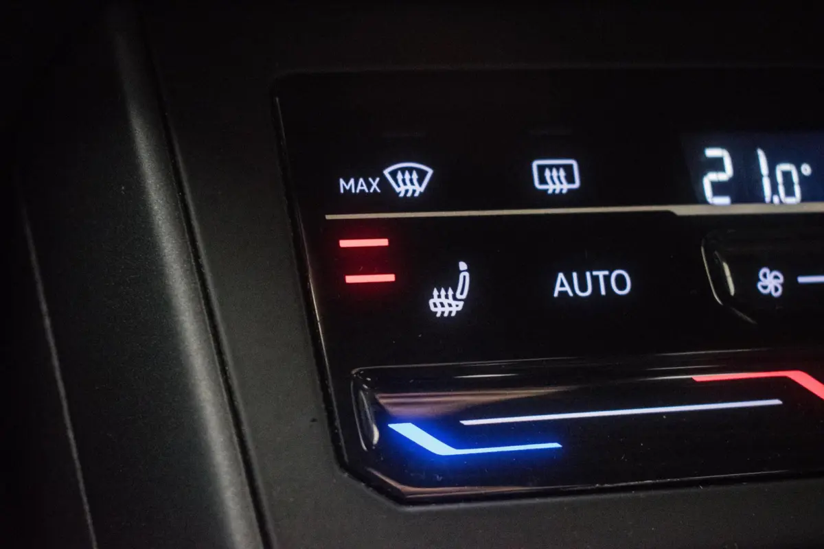 1.0 TSI R-LINE NL-auto [ IQ Light Stoelverwarming Virtual Cockpit Alcantara Adaptive Cruise Control Lane Assist ]