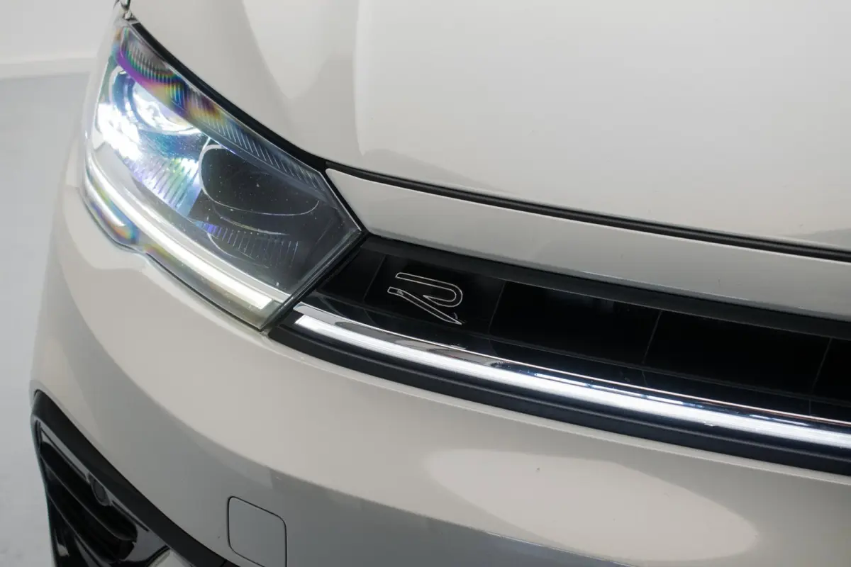 1.0 TSI R-LINE NL-auto [ IQ Light Stoelverwarming Virtual Cockpit Alcantara Adaptive Cruise Control Lane Assist ]