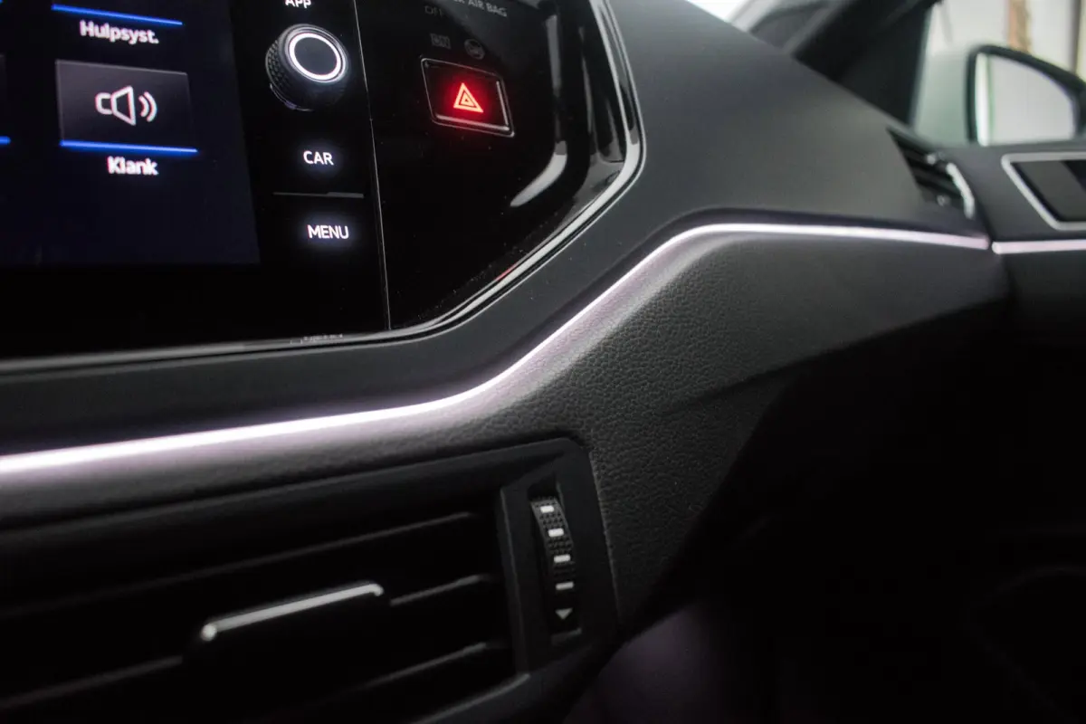 1.0 TSI R-LINE NL-auto [ IQ Light Stoelverwarming Virtual Cockpit Alcantara Adaptive Cruise Control Lane Assist ]